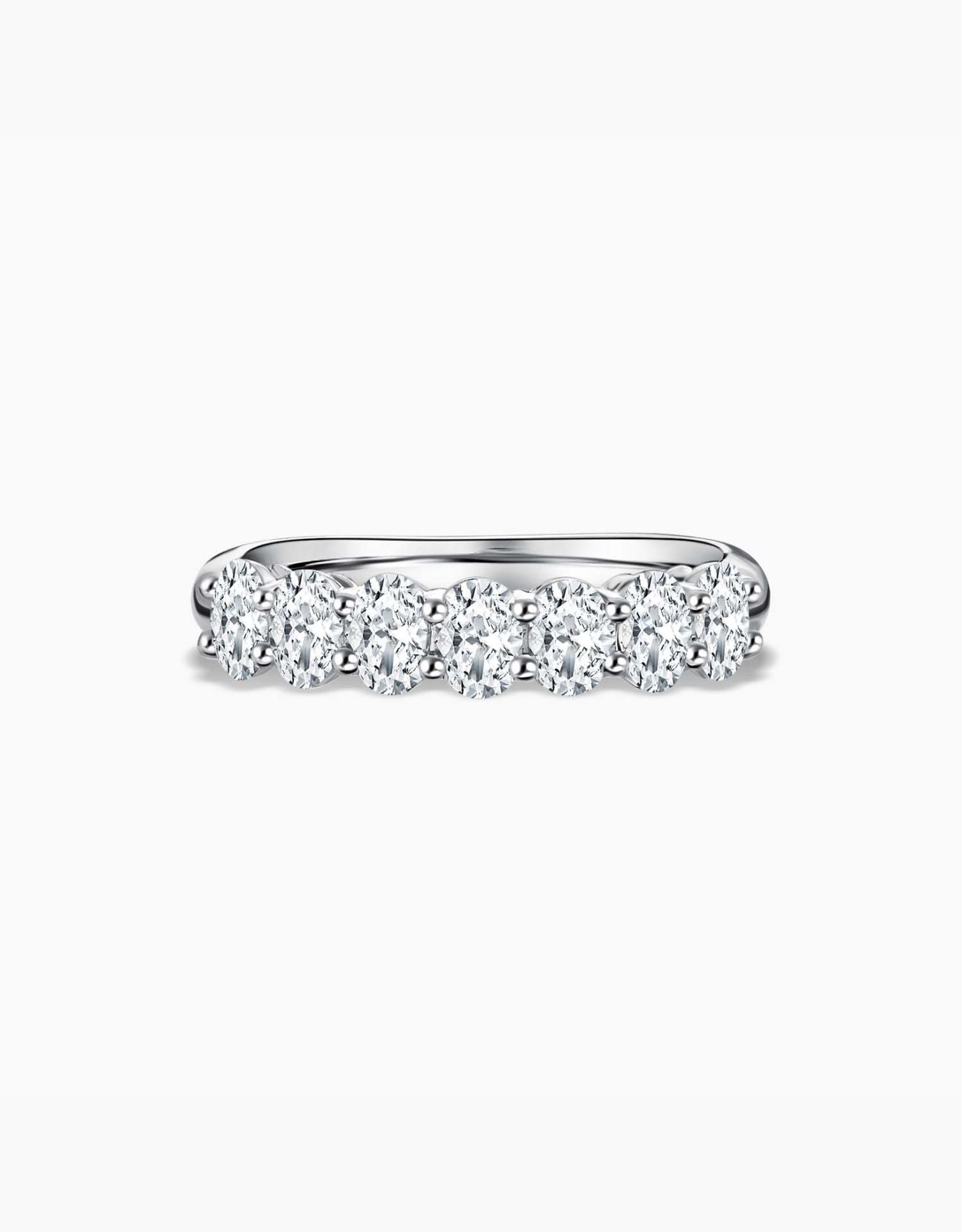 LVC wedding ring in white gold with oval shaped diamonds