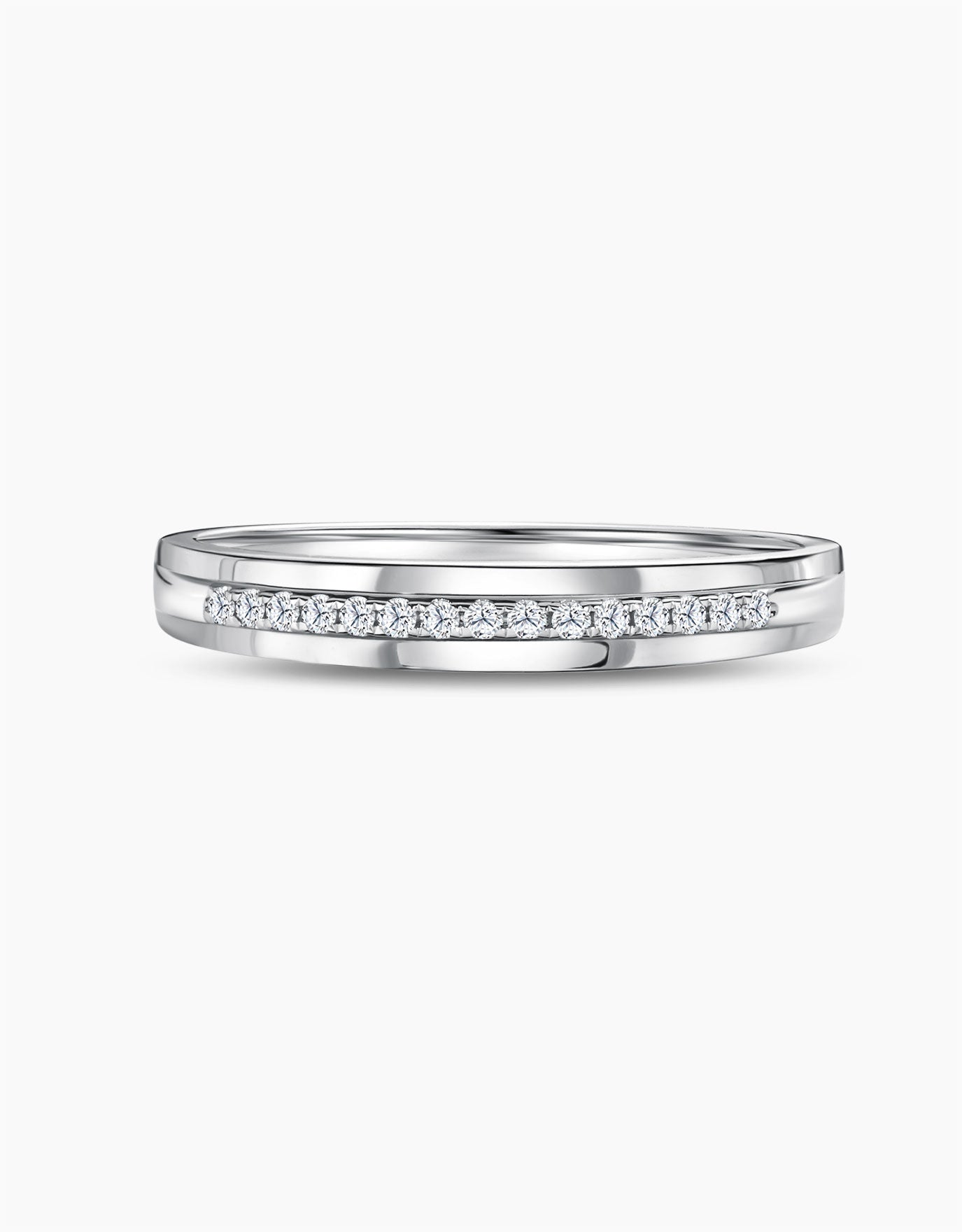 LVC wedding ring in 14k white gold with a row of 15 brilliant diamonds to create a sleek and timeless look