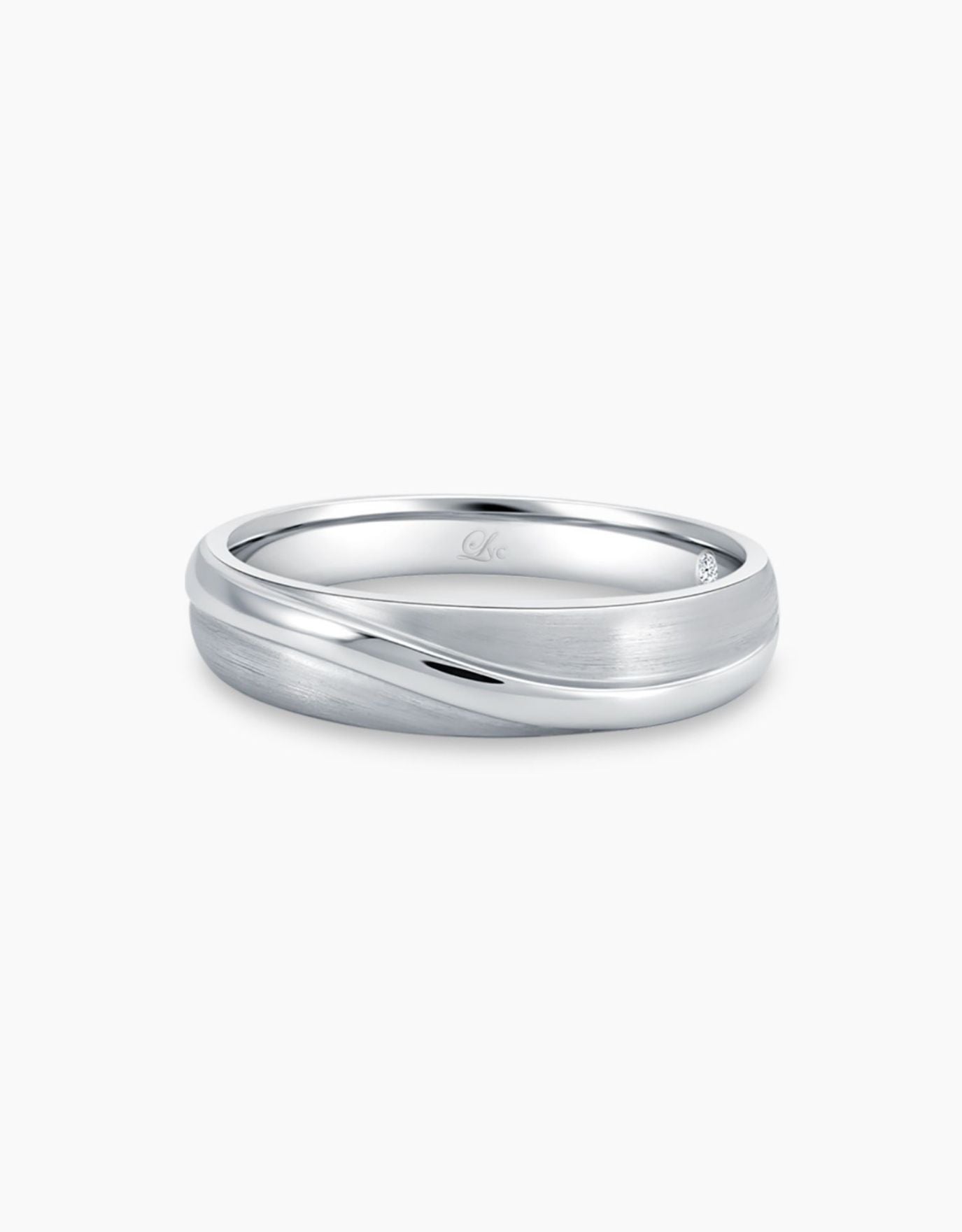 LVC men wedding ring in platinum designed with a glossy finish with a curved matte finish