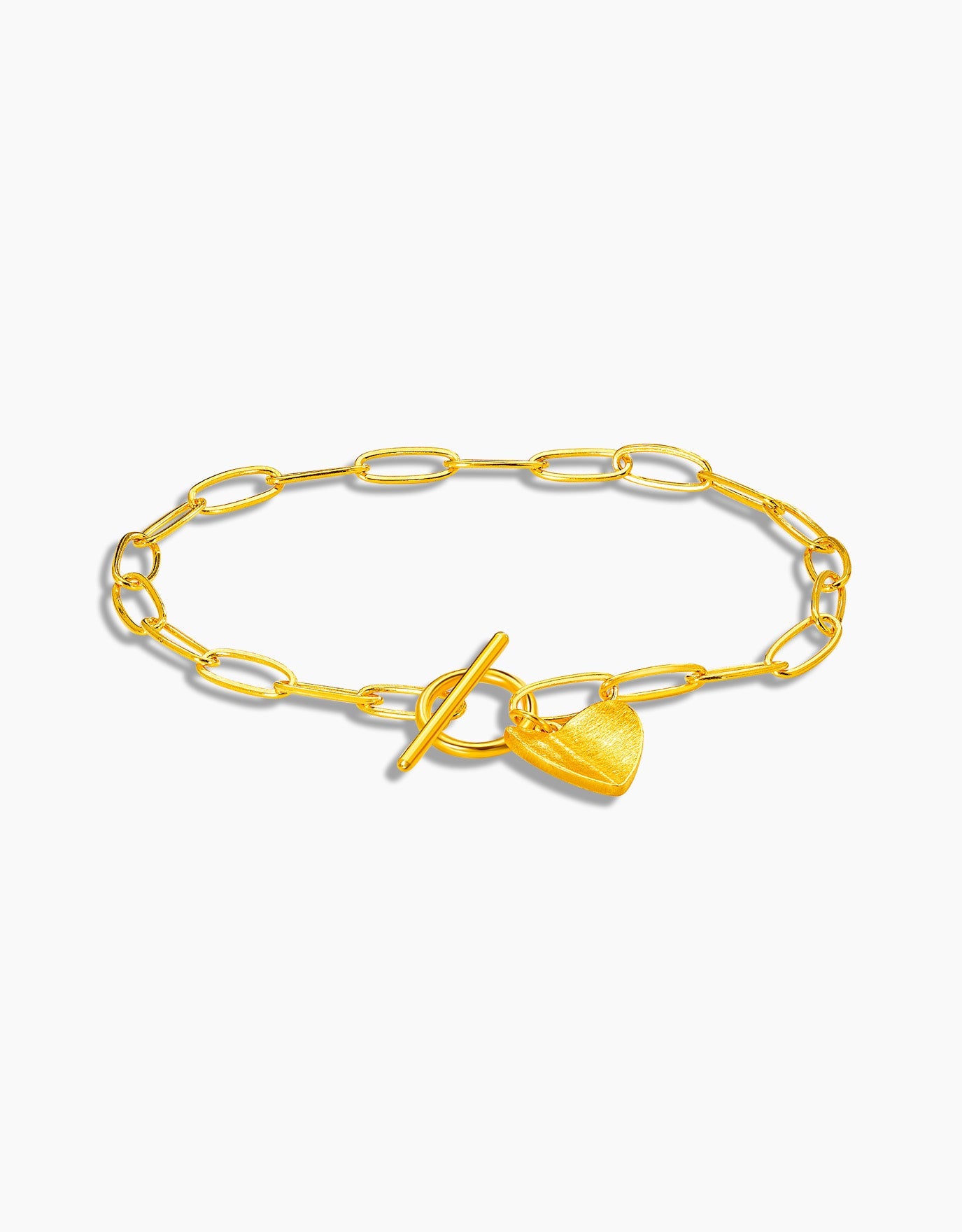 LVC 999 Gold Bracelet designed with bold chain links finished with a chic heart for a modern and chic look