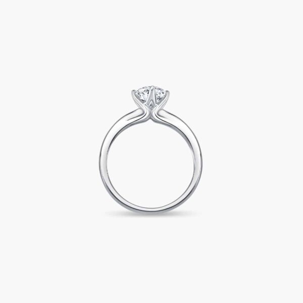 LVC CLASSIC TWIST LAB DIAMOND ENGAGEMENT RING an engagement ring in 18k white gold with lab grown diamond 钻石 戒指 订婚 戒指 cincin diamond