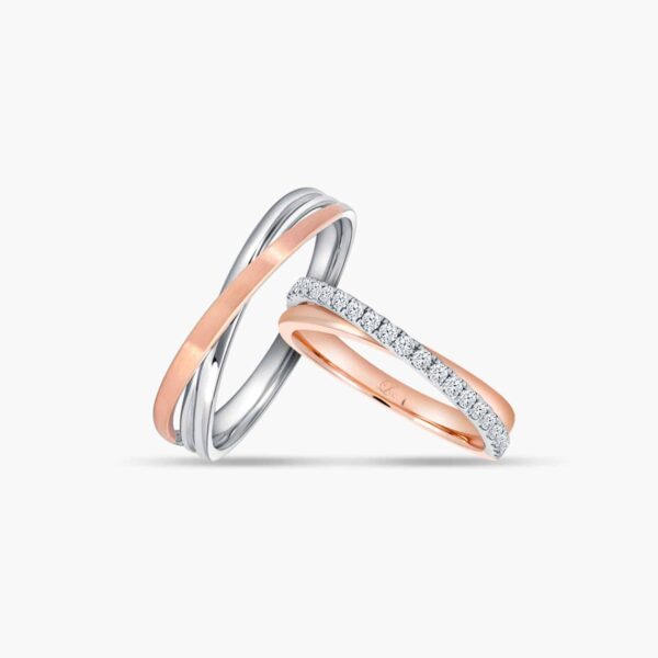 LVC DESIRIO DUET WEDDING BAND IN ROSE GOLD AND A BAND OF DIAMONDS a set of wedding bands in 18k rose gold and white gold with 21 diamonds 钻石 戒指 cincin diamond