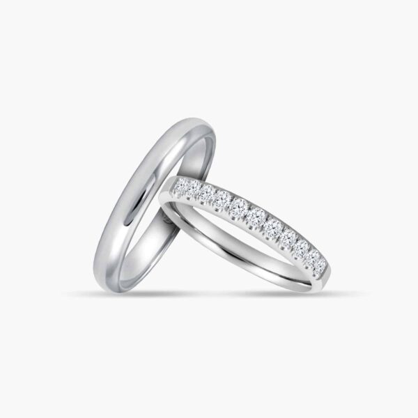 LVC ETERNO WEDDING BAND IN WHITE GOLD WITH AN INNER DIAMOND a set of white gold engagement wedding ring or wedding bands in white gold with diamonds 钻石 戒指 cincin diamond