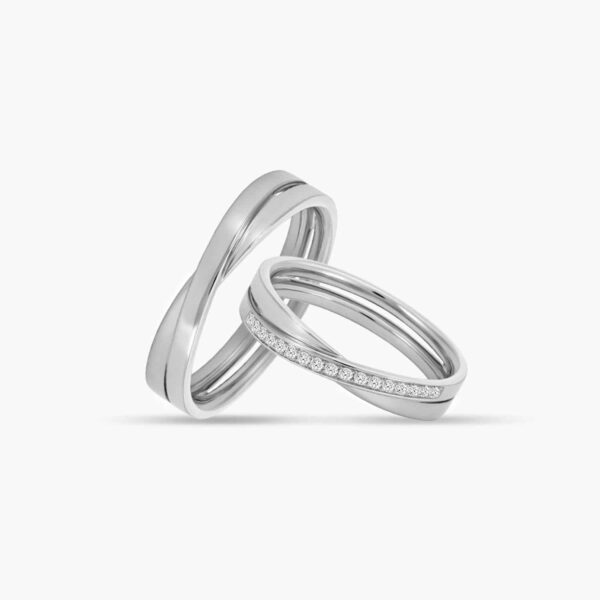 LVC DESIRIO CROSS WEDDING BAND IN WHITE GOLD WITH GLOSSY FINISH a set of white gold engagement ring or wedding bands in 18k white gold with diamonds 钻石 戒指 cincin diamond
