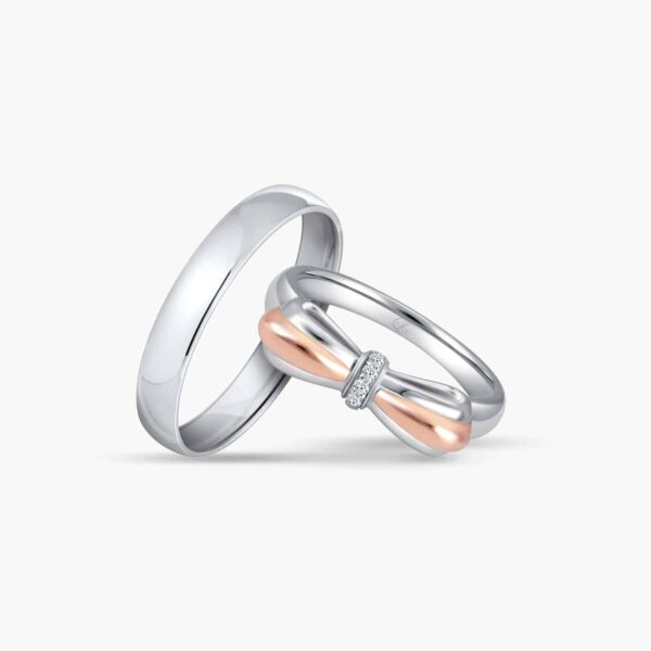 LVC NOEUD BOND WEDDING BAND WITH ROSE GOLD BOW AND DIAMONDS ENCRUSTED KNOT a set of wedding bands in white and rose gold with diamonds 钻石 戒指 cincin diamond