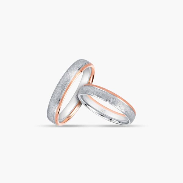 LVC SOLEIL WEDDING BAND IN WHITE AND ROSE GOLD WITH AN INNER DIAMOND a set of wedding bands in rose and white gold with an inner diamond 钻石 戒指 cincin diamond