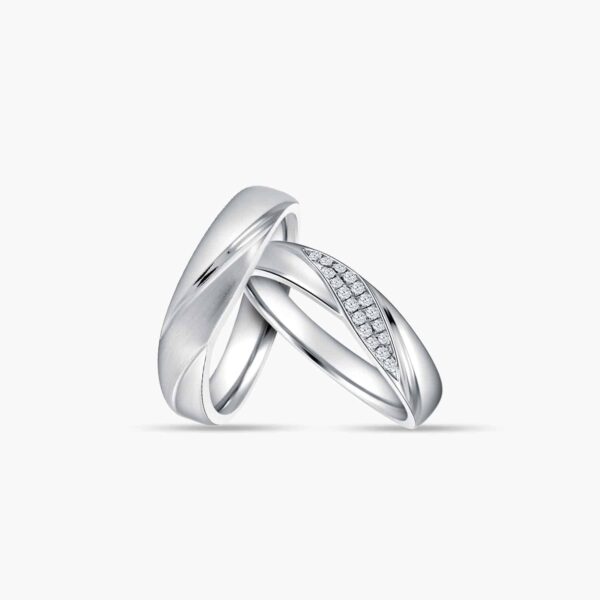 LVC PURETE CLASSIC WEDDING BAND WITH LAYERED MATTE FINISH a set of wedding bands in platinum with matte finish and diamonds 钻石 戒指 cincin diamond