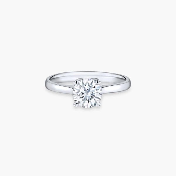 LVC CLASSIC SOLITAIRE LAB DIAMOND ENGAGEMENT RING WITH HEART SHAPED PRONGS a white gold engagement ring in 18k white gold with a heart shaped cathedral setting 钻石 戒指 订婚 戒指 cincin diamond