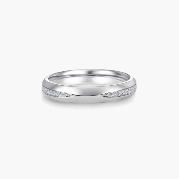 LVC DESIRIO PASSION WEDDING BAND IN WHITE GOLD WITH BRILLIANT DIAMONDS a white gold engagement wedding ring or wedding band for women in 18k white gold with 20 diamonds 钻石 戒指 cincin diamond