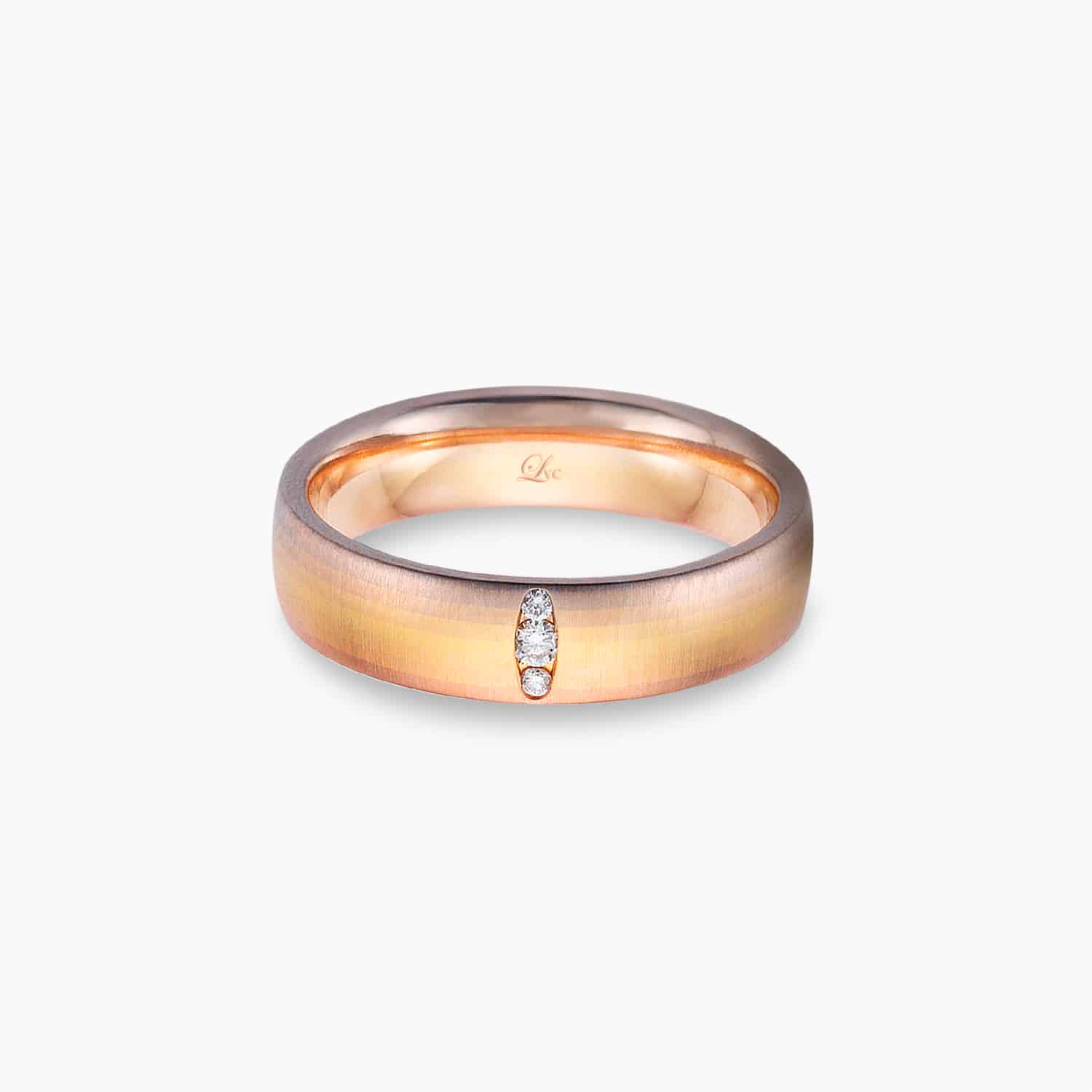 LVC SOLEIL AURORA WEDDING BAND IN YELLOW WHITE AND ROSE GOLD FLUSHED WITH DIAMONDS a wedding band for women with 3 diamonds 金 戒指 钻石 戒指 cincin diamond
