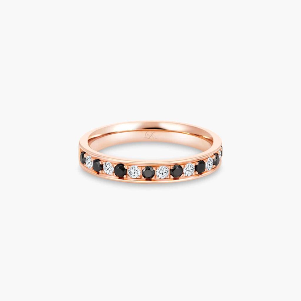 LVC ETERNO WEDDING BAND IN ROSE GOLD WITH STUNNING WHITE AND BLACK DIAMONDS a wedding band for women in white and rose gold with 15 white and black diamonds 钻石 戒指 cincin diamond