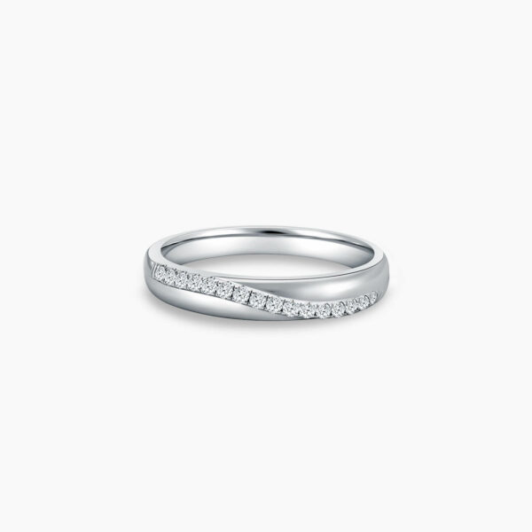 LVC PURETE TRUST WEDDING BAND IN PLATINUM WITH DIAMONDS a wedding band for women in platinum with 16 diamonds 钻石 戒指 cincin diamond