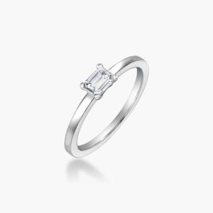 LVC PRECIEUX CLASSIC EMERALD DIAMOND RING a white gold engagement ring diamond ring in 14k white gold with an emerald shaped diamond of 0.26 carat weight cincin diamond 钻石 戒指
